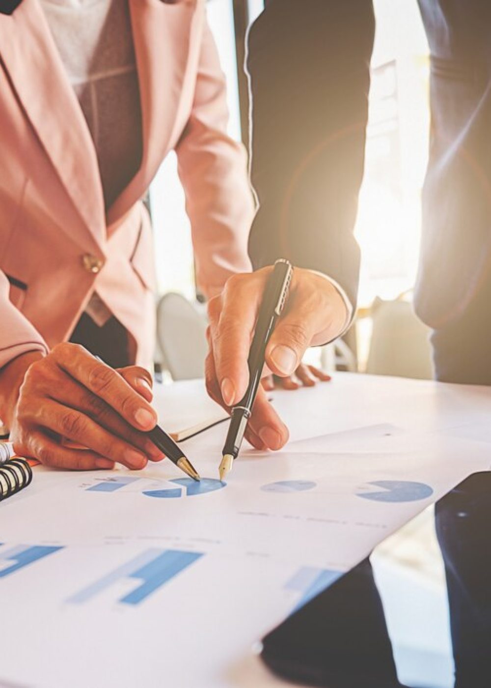 executive-teamwork-accountant-people-businesswoman-group_1418-40